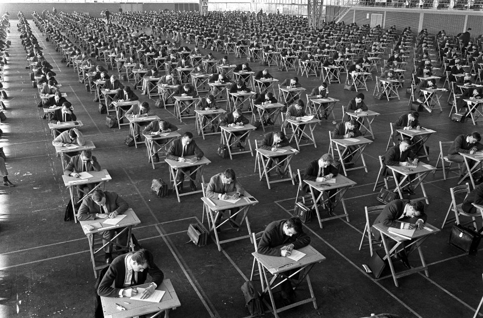 Bouw-examens in de Expohal te Hilversum. Overzicht, Bestanddeelnr 921-2400