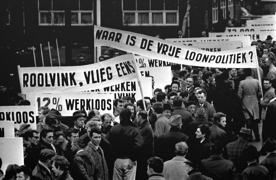 Bouwvakkers demonstreren in Den Haag . Aanvang demonstratie op het Malieveld, Bestanddeelnr 921-2144