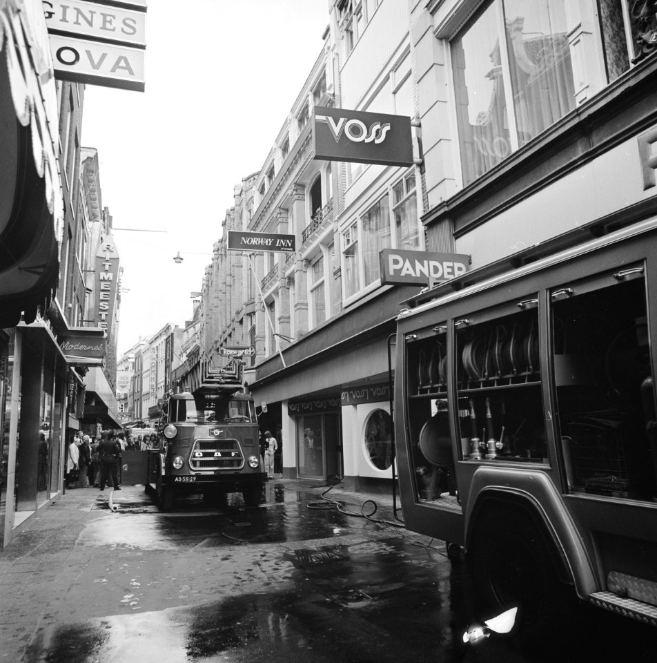 Brand bij Voss in Kalverstraat, Bestanddeelnr 926-7200