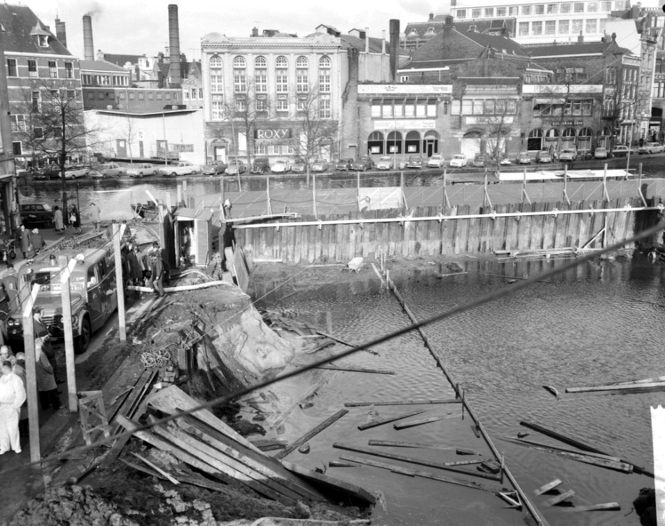 Bouwput op Singel onder water gelopen, Bestanddeelnr 915-7618