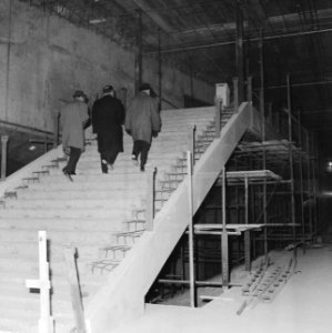Bouw Concertgebouw te Rotterdam, de trap die naar de grot zaal gaat, Bestanddeelnr 917-4047