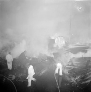 Brand bij NDSM in houtdrogerij, overzicht blussingswerkzaamheden, Bestanddeelnr 918-6403