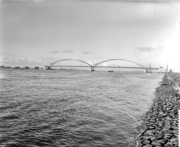 Bouw brug over de Merwede, Bestanddeelnr 911-8982