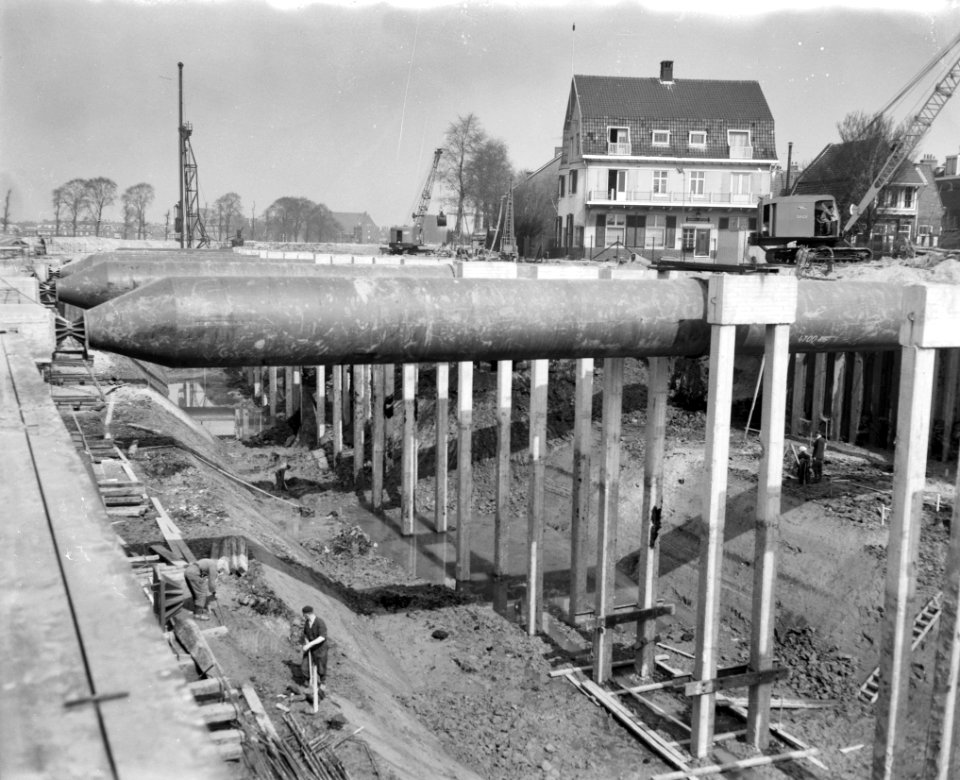 Bouw Caisson voor Coentunnel in Amsterdam-Noord Bouw IJtunnel De uitgangen voo, Bestanddeelnr 915-0227