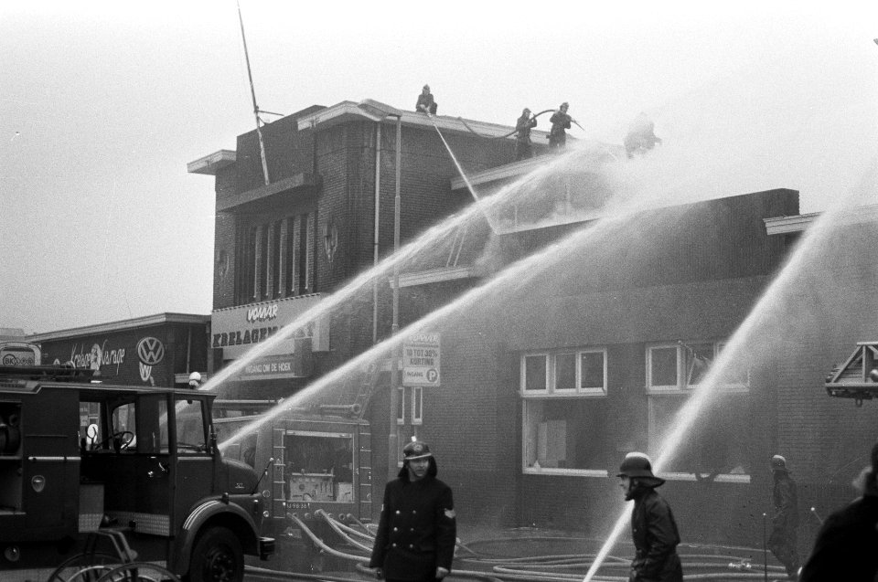 Brand in supermarkt te Haarlem, Bestanddeelnr 926-1200