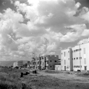 Bouwplaats in een nieuwbouwwijk, Bestanddeelnr 255-0236