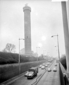 Bouw Euromast te Rotterdam. Op de voorgrond de toegang tot de Maastunnel, Bestanddeelnr 910-2286
