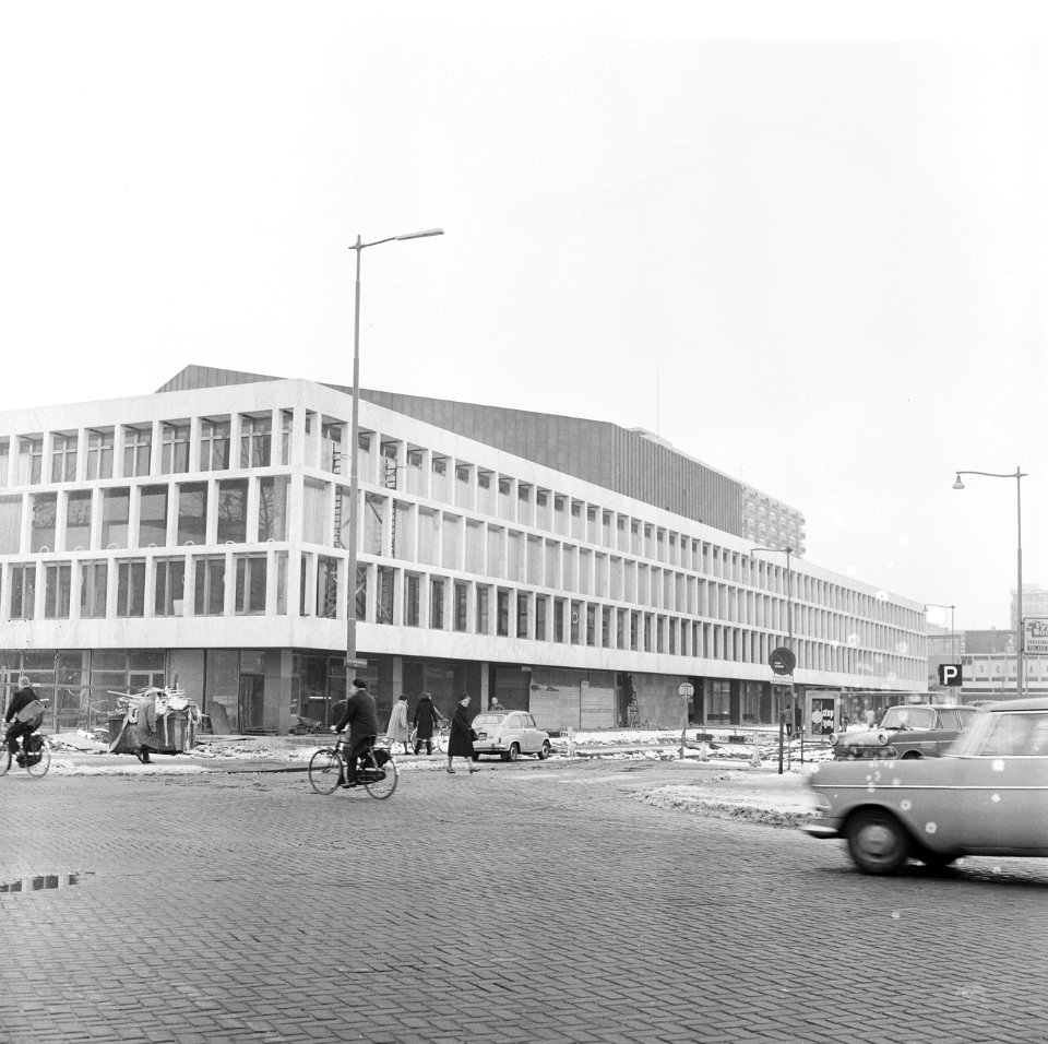 Bouw Concertgebouw te Rotterdam, zij-aanzicht, Schouwburgplein-zijde, Bestanddeelnr 918-7812