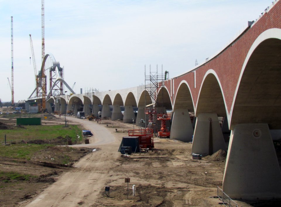 Bouw De Oversteek, april 2013 (2)