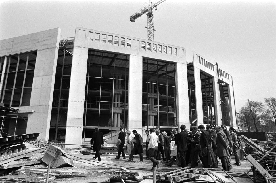 Bouw Stopera te Amsterdam bezoek Kamercommissie, Bestanddeelnr 933-3177