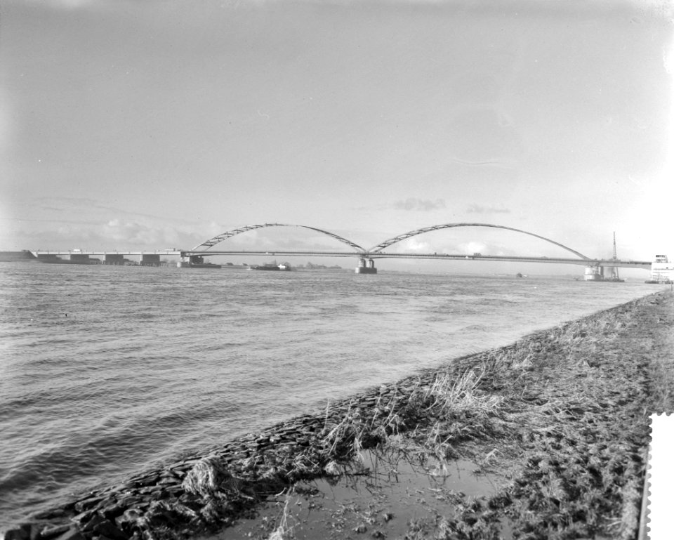 Bouw brug over de Merwede, Bestanddeelnr 911-8981