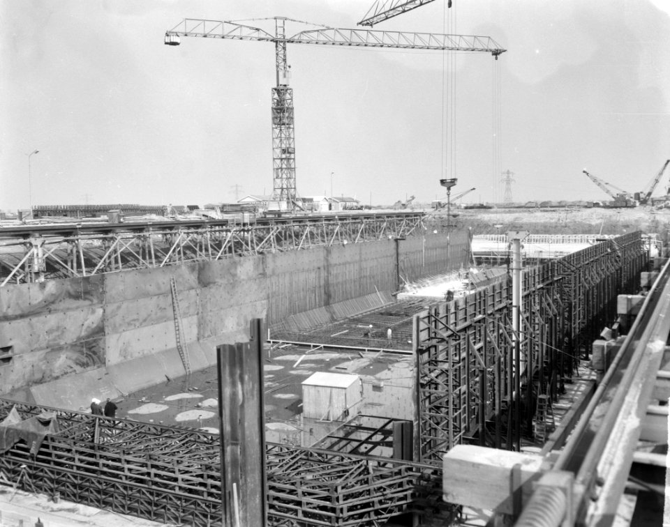 Bouw Caisson voor Coentunnel in Amsterdam-Noord Overzicht IJ-caisson, Bestanddeelnr 915-0228