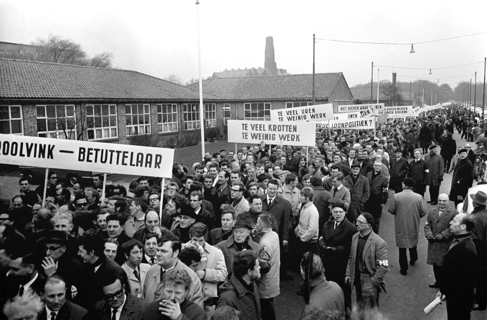 Bouwvakkers demonstreren in Den Haag . Aanvang demonstratie op het Malieveld, Bestanddeelnr 921-2148