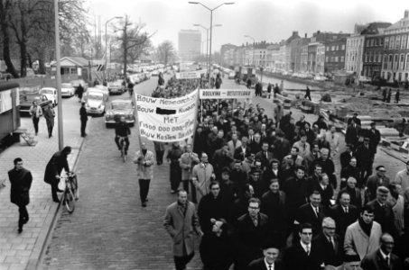 Bouwvakkers demonstreren in Den Haag . Aanvang demonstratie op het Malieveld, Bestanddeelnr 921-2147