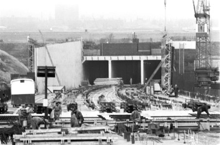 Bouw Hemspoortunnel (bij de Hembrug) voor treinverkeer Amsterdam Zaanstad vv, Bestanddeelnr 929-5391