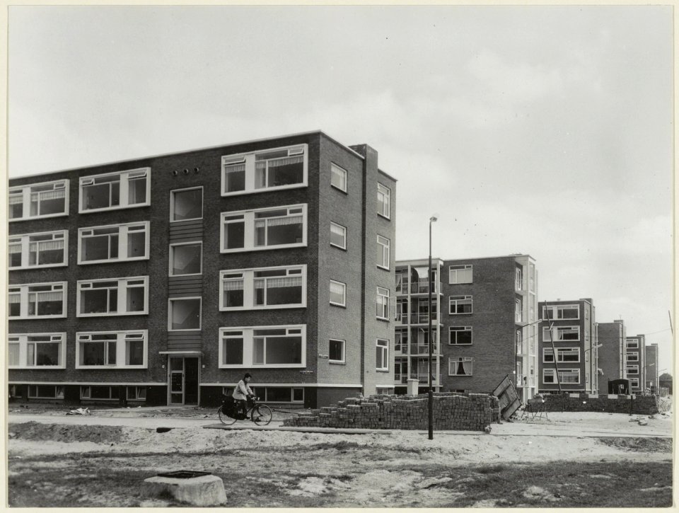 Bouw van nieuwe flatwoningenappartementen aan de P.C. Boutens, NL-HlmNHA 54004546