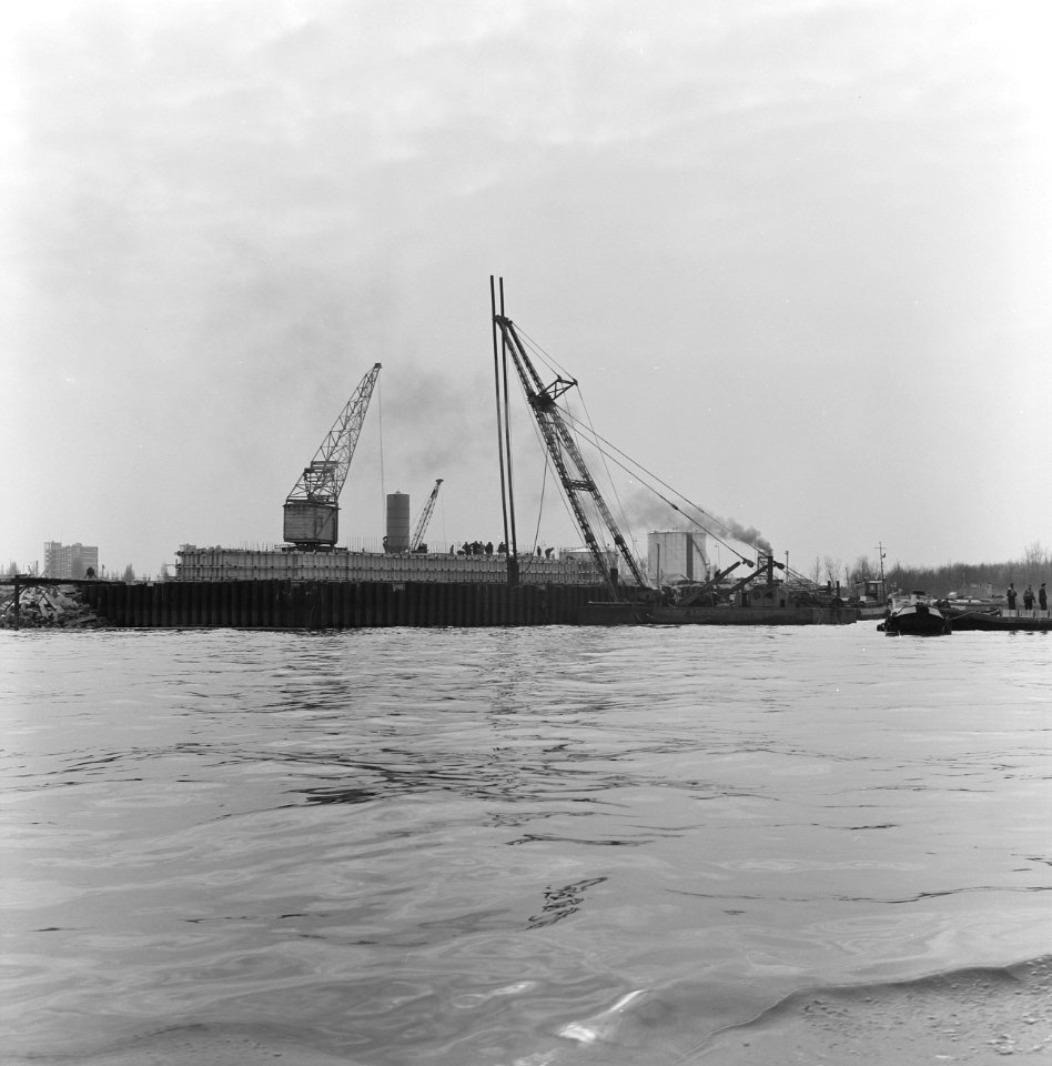 Bouw grootste brug van ons land bij Brienenoord, Bestanddeelnr 913-6740