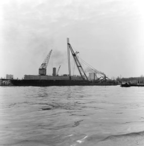 Bouw grootste brug van ons land bij Brienenoord, Bestanddeelnr 913-6740