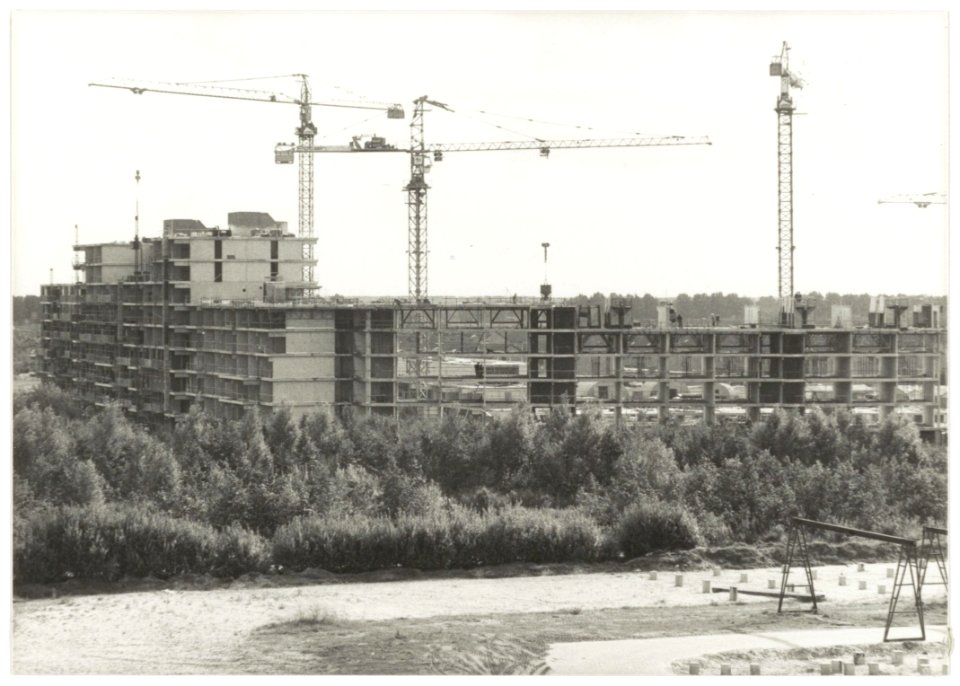 Bouw van nieuwe woningen bij Prattenburg. NL-HlmNHA 54010152