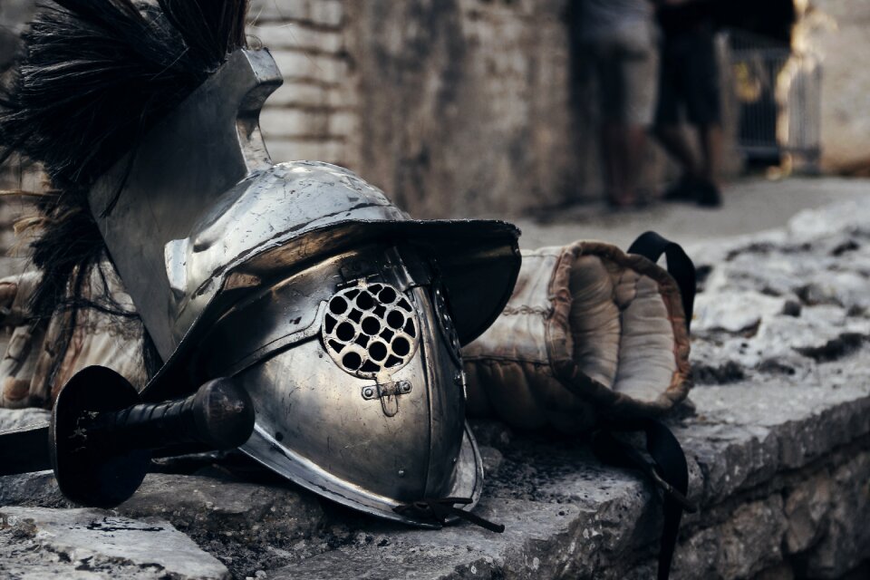 Weapons arena roman