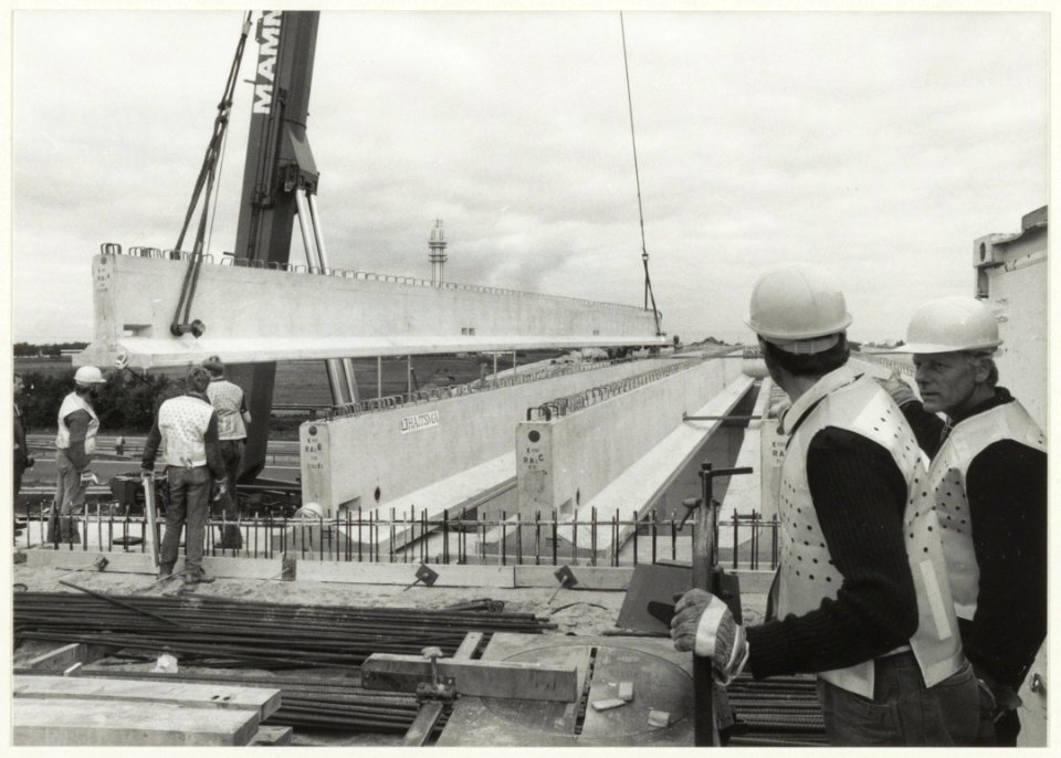 Bouw van viaduct Kegge over de Amsterdamse Vaart, NL-HlmNHA 54015239