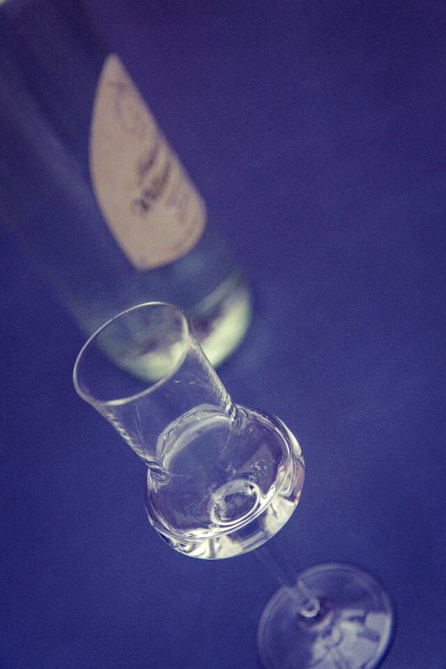 Bar alcohol alcoholic