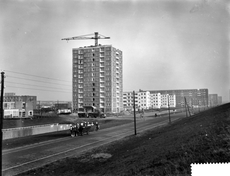 Bouw wolkenkrabber van 13 verdiepingen op de weg van Slotervaart naar tuindorp O, Bestanddeelnr 910-8800