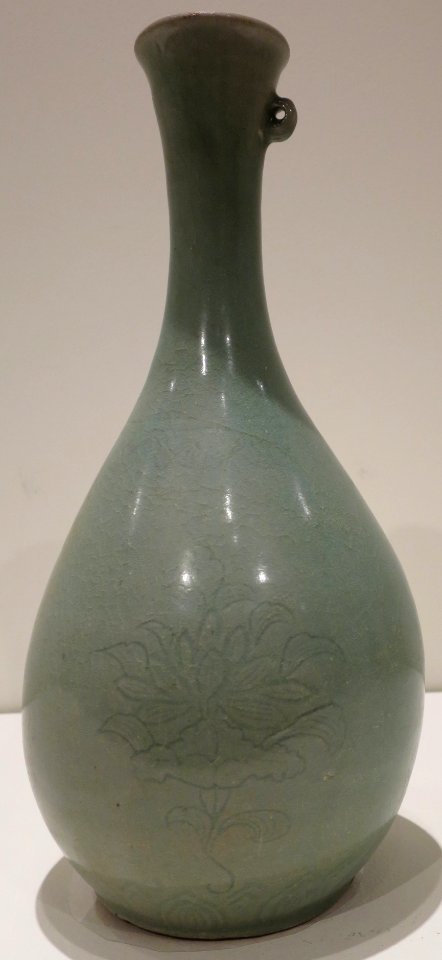 Bottle from Korea, Koryo, 12th century, Honolulu Museum of Art, 3455.1
