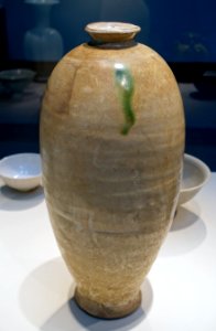 Bottle, China, Cizhou kilns, Northern Song dynasty, late 10th to 11th century AD, stoneware, white slip under colorless glaze, copper-green glaze - Freer Gallery of Art - DSC04912