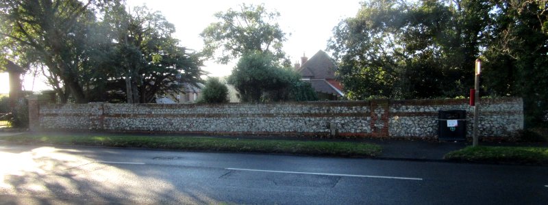 Boundary Wall at The Rotyngs, Falmer Road, Rottingdean (December 2016) (3)