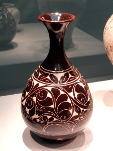 Bottle, Cizhou-type ware, Shanxi or Hebei province, China, Jin dynasty, 12th-mid 13th century AD, stoneware with white slip and blaze glaze - Freer Gallery of Art - DSC05568