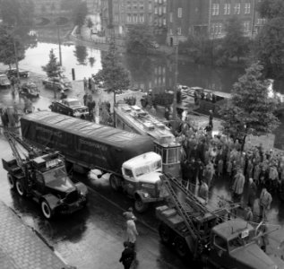 Botsing tram met vrachtauto. Koeneman & Zonen Sappermeer, Bestanddeelnr 907-9222