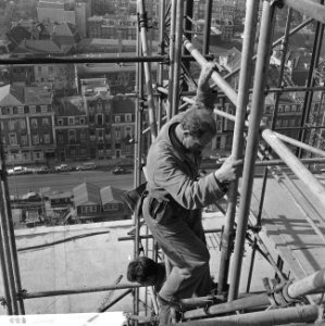Bouwvakker aan het werk, Bestanddeelnr 918-3343