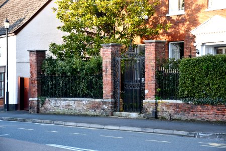 Boundary Wall, Piers And Gates Of Broadway House
