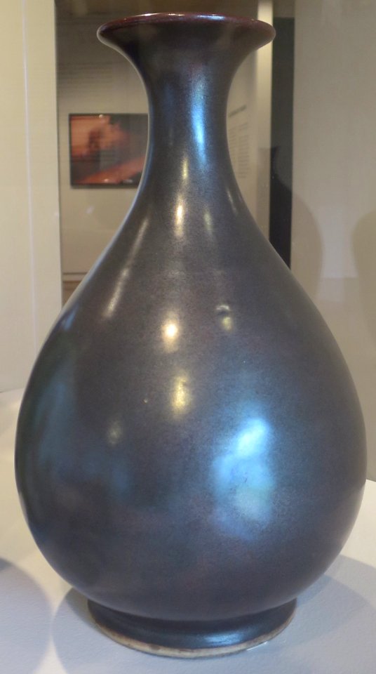 Bottle from China, glazed porcelain, Honolulu Museum of Art, 1638.1