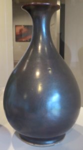 Bottle from China, glazed porcelain, Honolulu Museum of Art, 1638.1