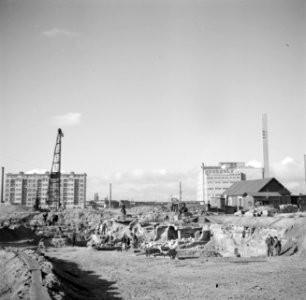 Bouwvakkers aan het werk met een heimachine, Bestanddeelnr 254-5132