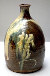Bottle 2, Shodai ware, Edo period, 18th century, poured white glaze on brown glaze - Tokyo National Museum - DSC05292
