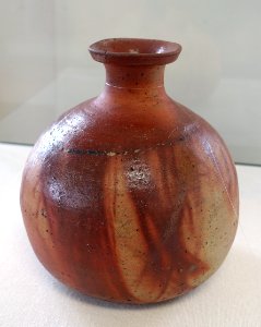 Bottle, Bizen ware, Momoyama period, 1500s AD, ceramic - Hakone Museum of Art - Hakone, Kanagawa, Japan - DSC08271