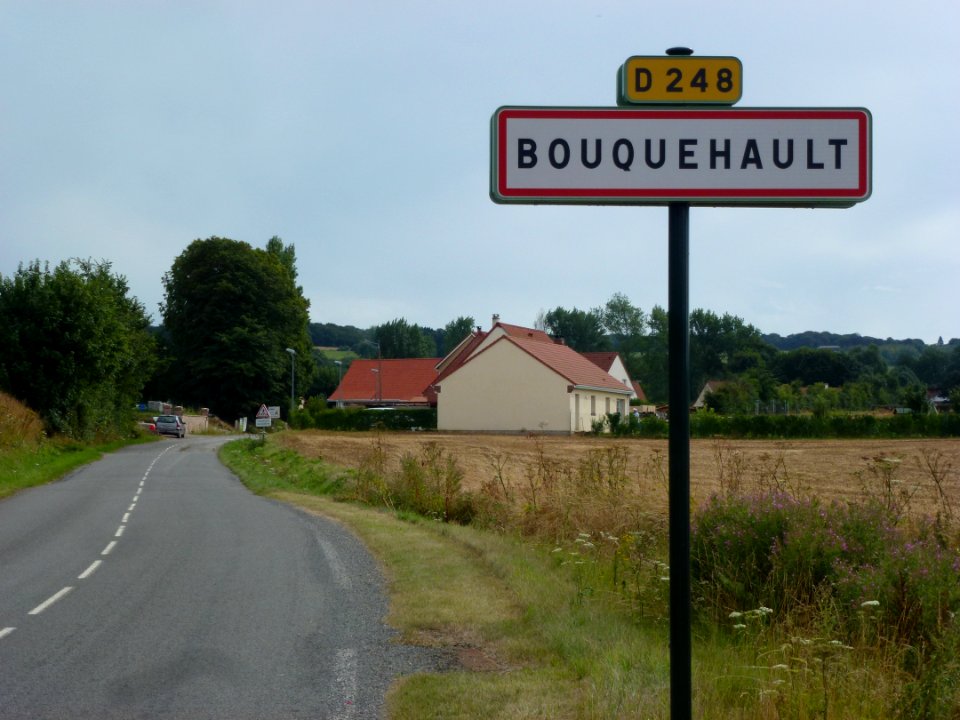 Bouquehault (Pas-de-Calais) city limit sign