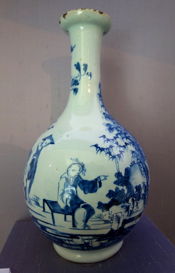Bottle, Asian landscape and mountains, Lambeth Pottery, c. 1760, tin-glazed earthenware - California Palace of the Legion of Honor - DSC07655