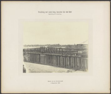 Bouw van een draaibrug met vaste brug, beoosten Sas van Gent. Beeld van de opste, Bestanddeelnr 840