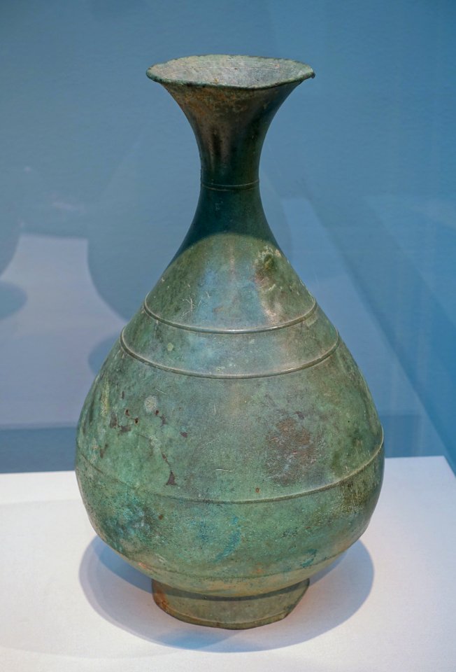 Bottle, Korea, Goryeo period, 1300s AD, bronze - Freer Gallery of Art - DSC04888