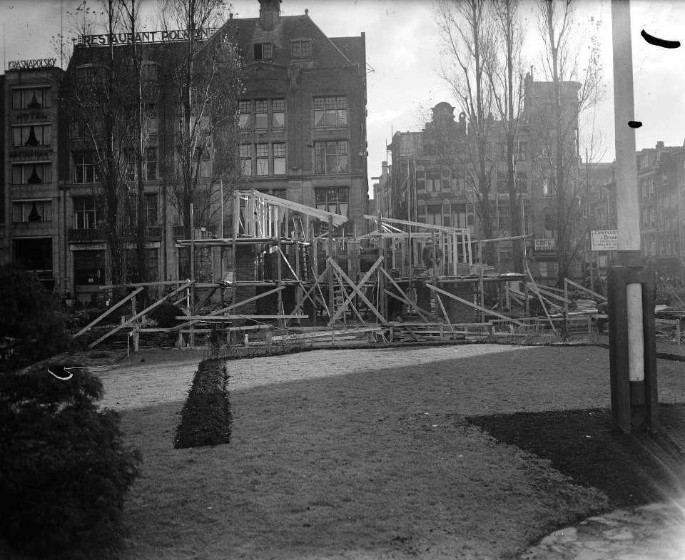 Bouw van het (tijdelijke) Nationaal Monument op de Dam, Bestanddeelnr 902-4733
