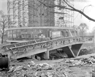 Bouw voetbrug aan de voet van de Euromast te Rotterdam, Bestanddeelnr 910-9999