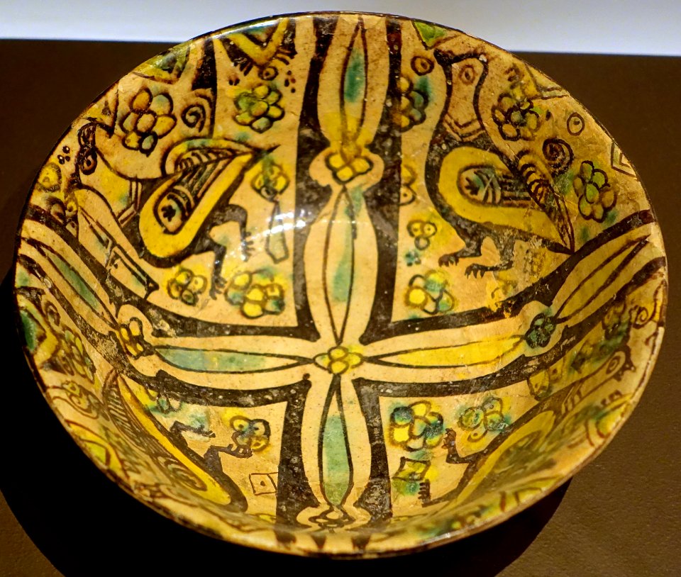 Bowl, eastern Iran, probably Nishapur, 10th century AD, earthenware, white slip, black, yellow, and green decoration, transparent glaze - Montreal Museum of Fine Arts - Montreal, Canada - DSC09681
