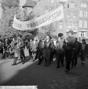Bouwvakkers demonstreren in Amsterdam, Bestanddeelnr 916-9482