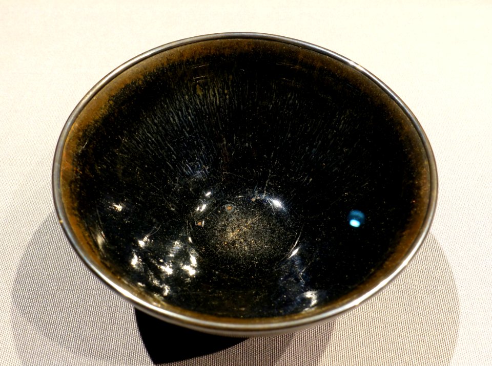 Bowl, Jian ware, China, Southern Song dynasty, 1100s-1200s AD, ceramic, black glaze with hare's fur marks - Tokyo National Museum - Tokyo, Japan - DSC08425