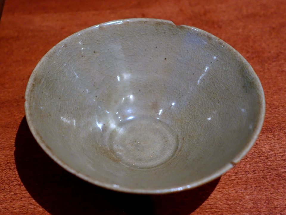 Bowl, Korea, Goryeo, 10th-11th century, stoneware, celadon glaze - National Museum of Natural History, United States - DSC00525