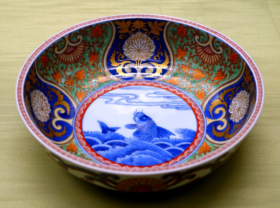 Bowl with rough waves design, 2 of 2, Imari ware, Edo period, 1600s-1700s AD, porcelain, underglaze blue, enamel, gold- Tokyo National Museum - Tokyo, Japan - DSC09470
